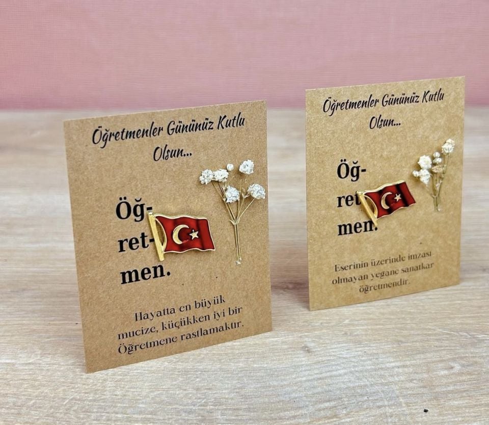 Öğretmenler Günü Bayrak Broş